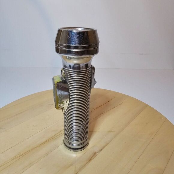 Vintage Ray-o-Vac Sportsman Magnet Light Flashlight Metal 7.5 In Tested Working - Picture 2 of 11